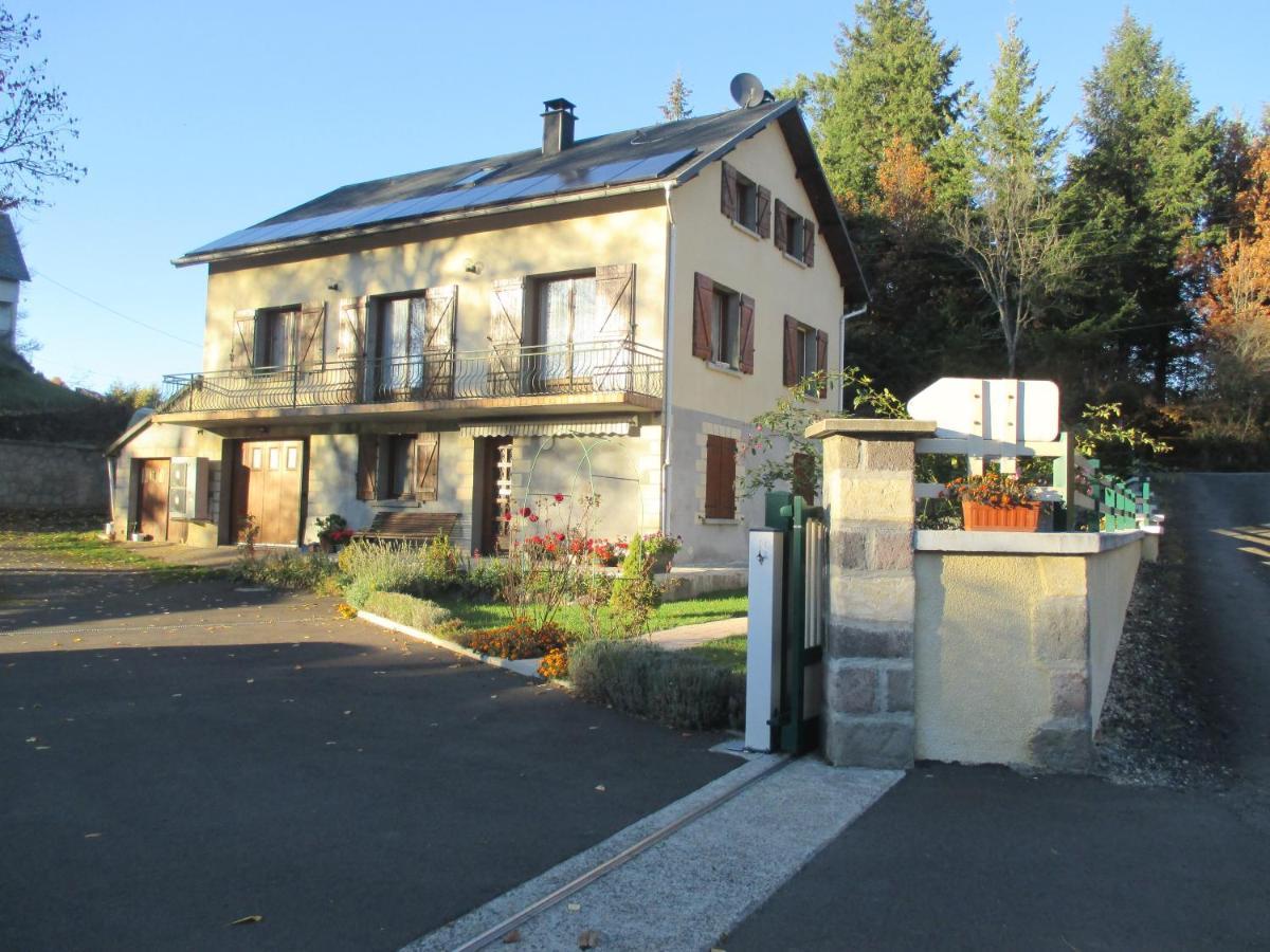 La Cle Des Champs Bed & Breakfast Murol Eksteriør bilde